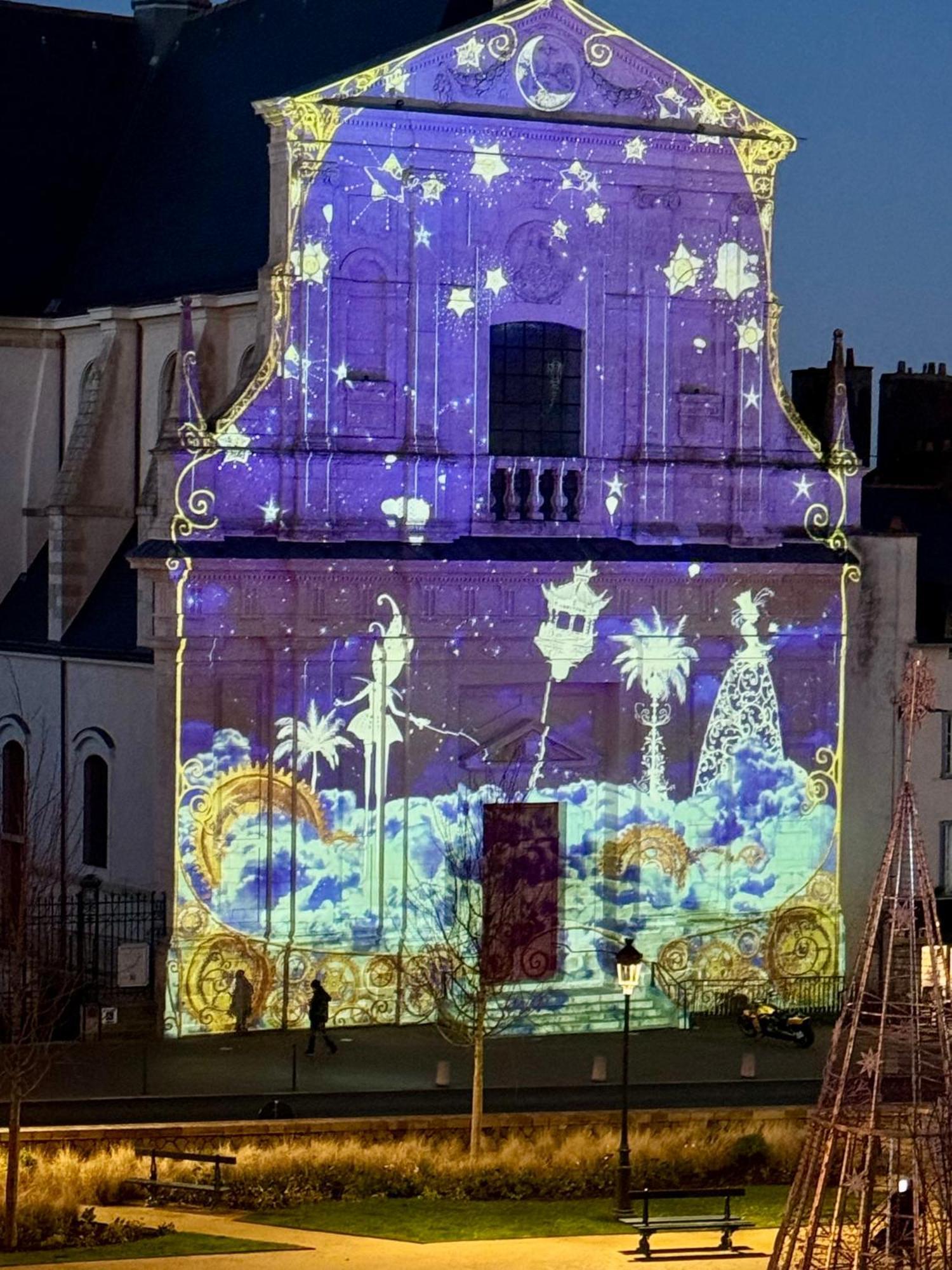 Vue Imprenable Sur La Mairie Lägenhet Vannes Exteriör bild