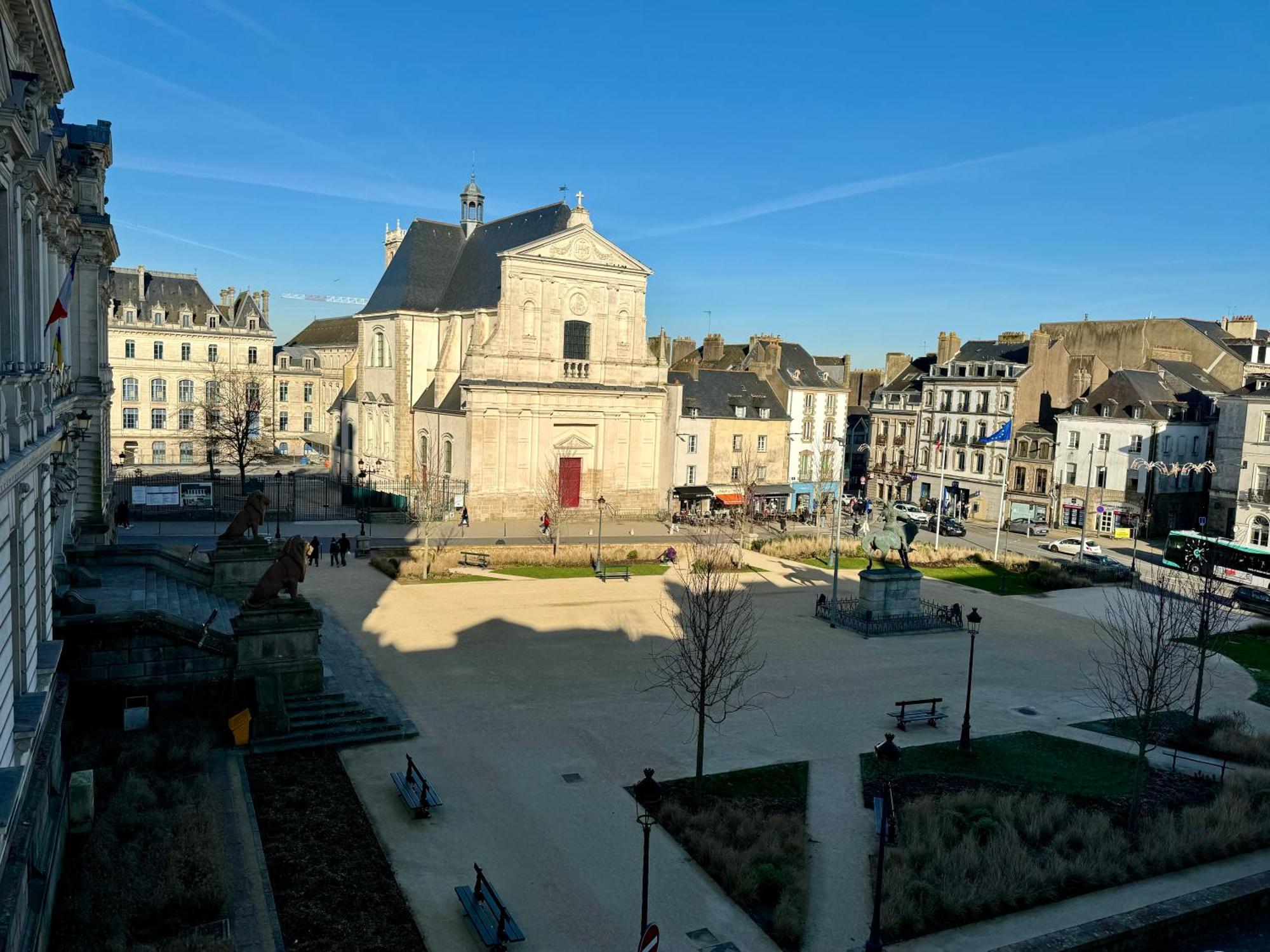 Vue Imprenable Sur La Mairie Lägenhet Vannes Exteriör bild