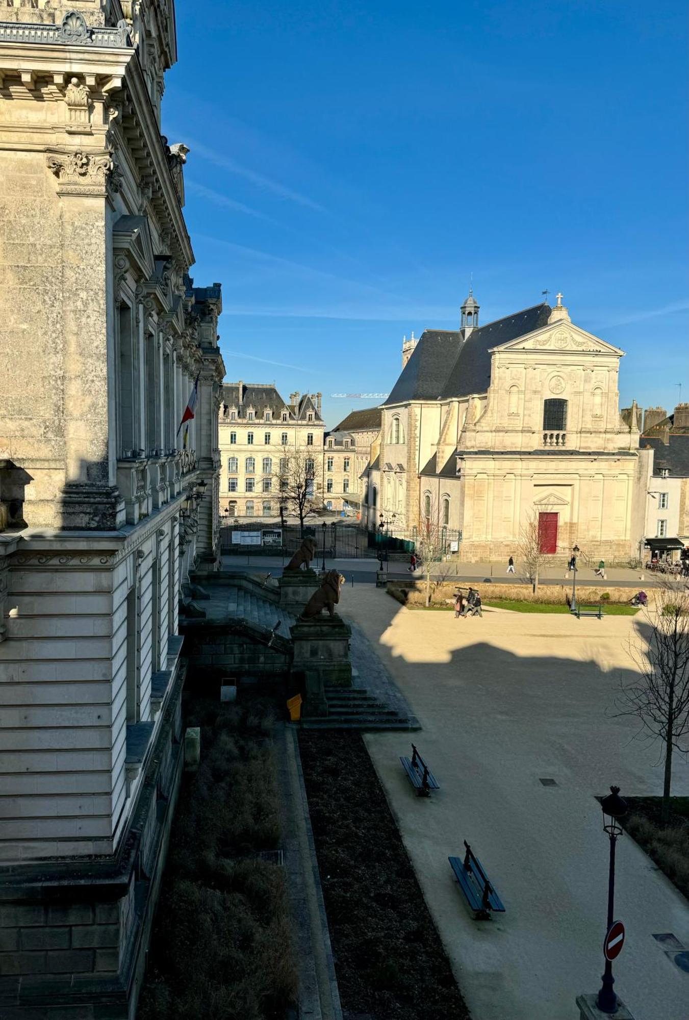 Vue Imprenable Sur La Mairie Lägenhet Vannes Exteriör bild